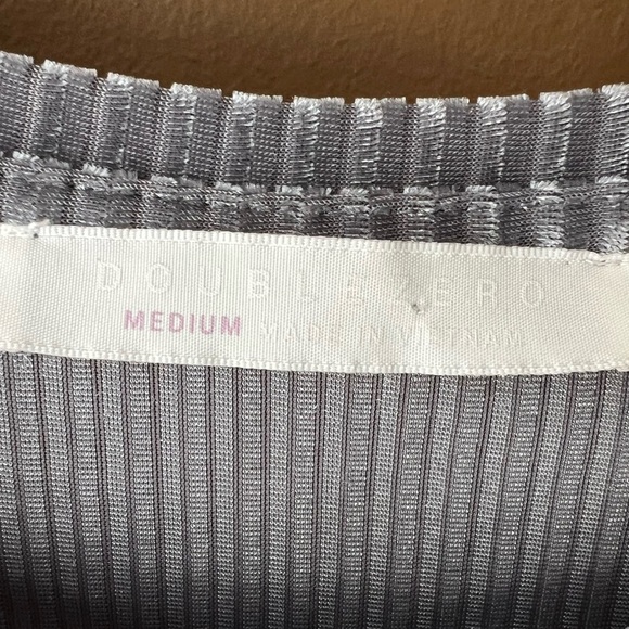 Double Zero Women’s Silver Shimmer Ribbed Long Sleeve Crop Top Size M Clubbing - Picture 2 of 4